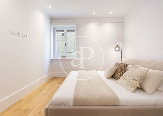 2 bedroom luxury Apartment for rent in Madrid, Spain - Photo 1