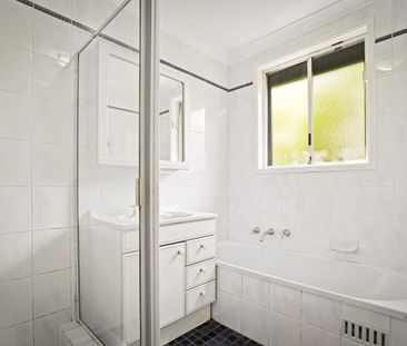 SPACIOUS & COMFORT LIVING! - Photo 6