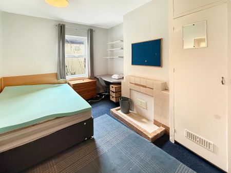 1 bedroom in a house share to rent - Photo 4