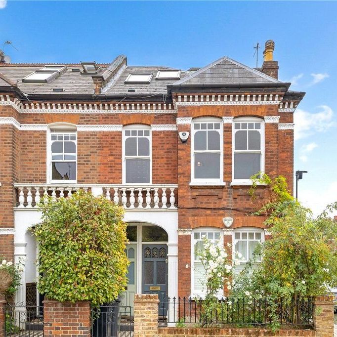 2 bedroom maisonette to rent - Photo 1