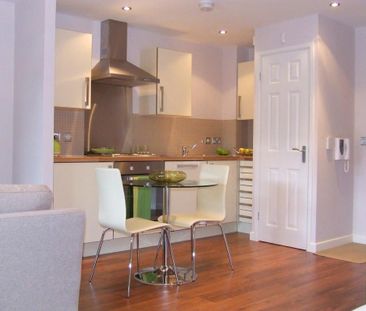 Studio Flat, Staveley Road, S8 - Photo 1