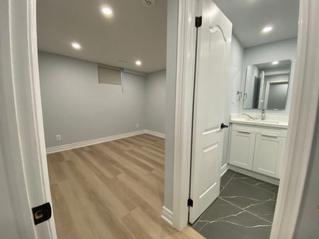 For Lease - 1186 Shadeland Drive Unit# Basement Room, Mississauga, Ontario - Photo 3