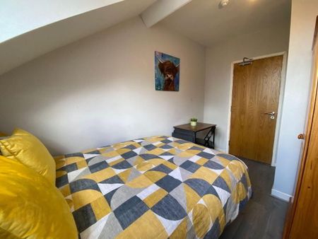 Westminster Street, Room 1, SHORT TERM Only. All Bills Included, Belfast, BT7 1LA - Photo 5