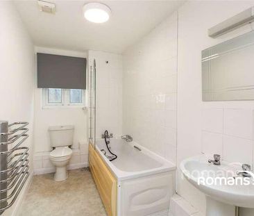 Cardinal House, Jubilee Hall Road, Farnborough, GU14 - Photo 5