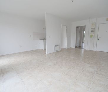 Location Appartement 2 pièces 47m² LE PETIT QUEVILLY 76140 - Photo 3