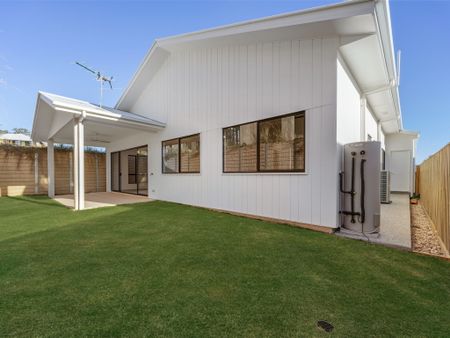 30 Tyson Street, White Rock QLD 4306 - House For Rent | Domain - Photo 5