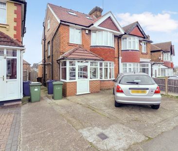 St Brides Avenue, Edgware, HA8 - Photo 3