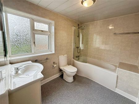 3 bedroom terraced house to rent - Photo 3