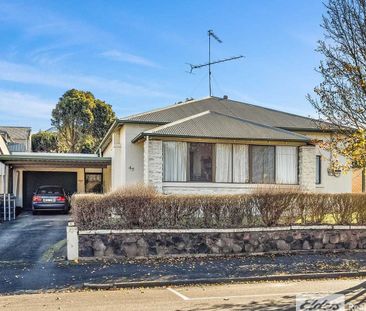 Large Family Home Close To CBD - Photo 5