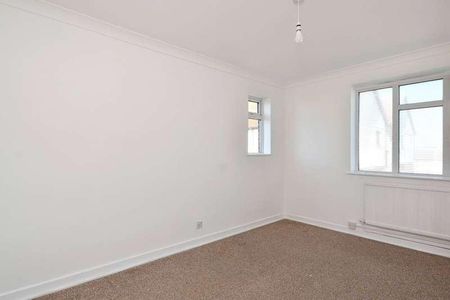 Maplin Court, Rampart Terrace, East Beach, Shoeburyness, Essex, SS3 - Photo 4