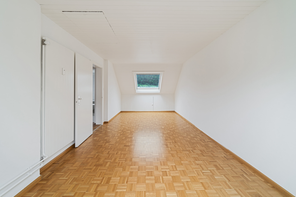 Helle 2-Zimmer-Dachwohnung - Foto 1