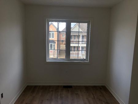 For Lease - 18 Ladysmith Street, Brampton, Ontario - Photo 5