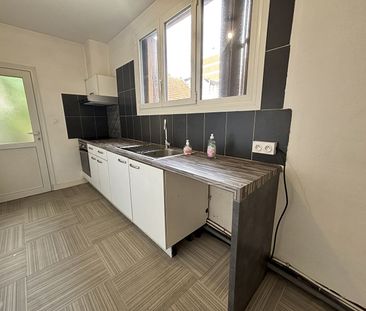 Location Maison 6 pièces 138m² - Photo 2