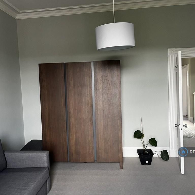 3 bedroom flat to rent - Photo 1