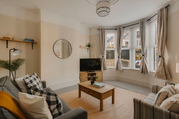 5 Bedroom Home – Medium Let - Photo 1