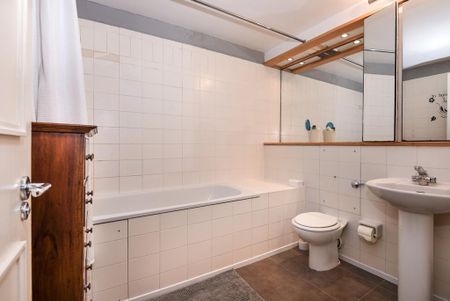 3 bedroom flat to rent - Photo 2