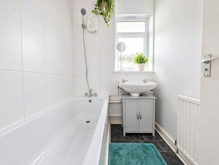 4 Bed Flat, Coombe House, N7 - Photo 3