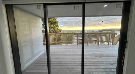 Brand new studio unit with stunning views - Photo 5