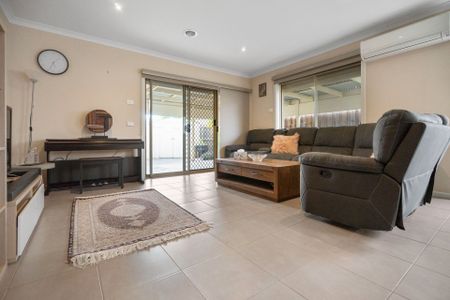 2/8 Irons Court, Epping - Photo 3