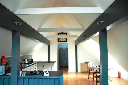 1 bedroom coach house to rent - Photo 4