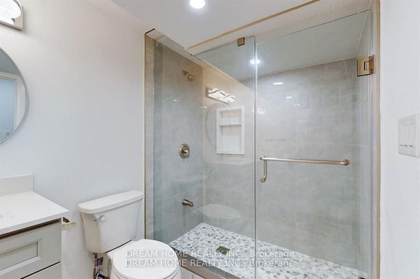 For Lease - 16 Bond Lake Park Street, Richmond Hill, Ontario - Photo 1