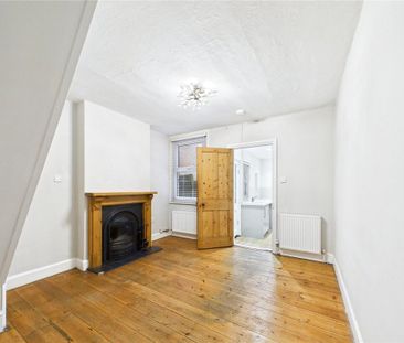 2 bedroom semi-detached house to rent - Photo 4