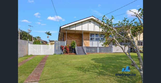 BRIGHT BREEZY AND COMFORTABLE - Photo 1