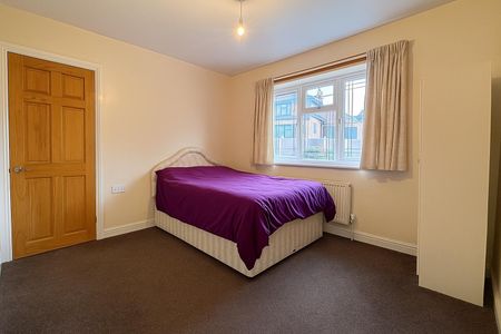 6 Bedroom House To Let - HP12 - Photo 3