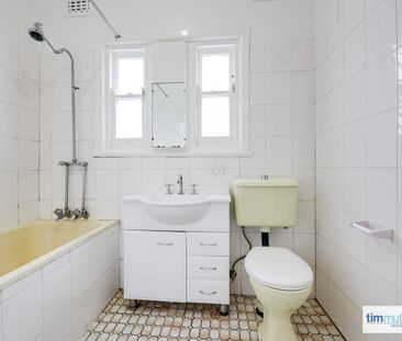 Charming 2 Bedroom Home in Prime Location - Photo 5