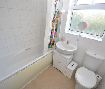 2 bedroom end of terrace house to rent - Photo 6