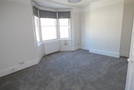 1 bedroom penthouse to rent - Photo 2