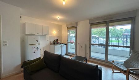 Appartement 1 pièces 29m2 REIMS 430 euros - Photo 2