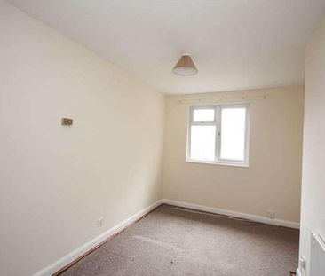 Madingley, Bracknell, RG12 - Photo 3