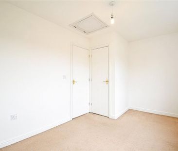 2 bedroom end of terrace house to rent - Photo 2