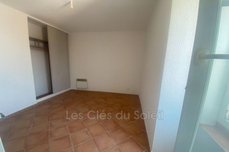 Location Appartement 4 pièces 73m² BRIGNOLES 83170 - Photo 5
