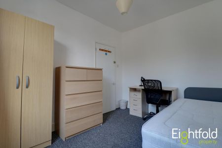 4 bedroom terraced house to rent - Photo 2