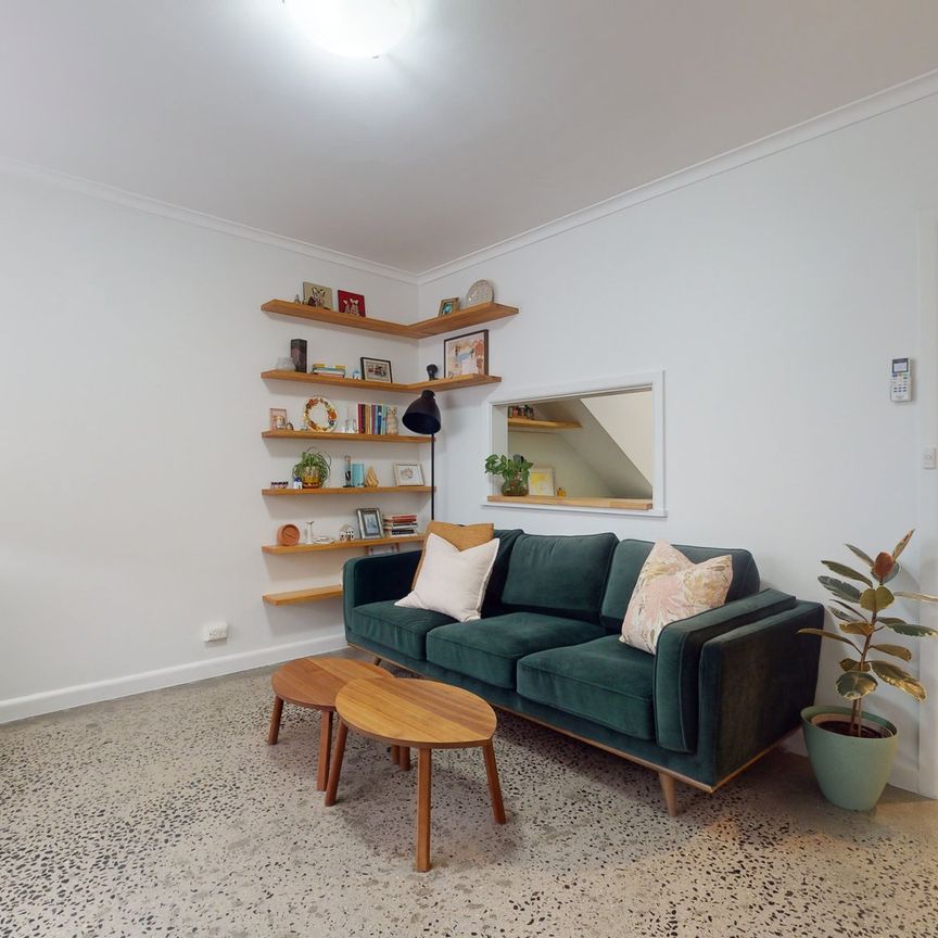 Renovated delight! - Photo 1