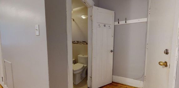 4 1/2 Park Avenue Apartment - Photo 2