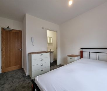 Room 4, 19 Radegund Road, Cambridge - Photo 5