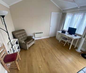 Church Street, Stourbridge, Hagley - Photo 1