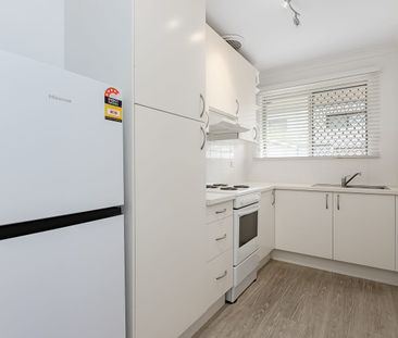 Bright & Charming Villa in Prime Tuart Hill Location! - Photo 5