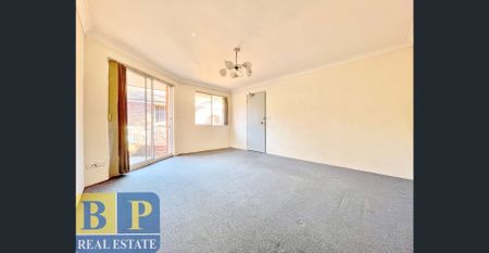 5 mins walk from station and Westfield - Photo 5