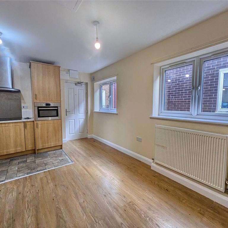1 bedroom flat to rent - Photo 1