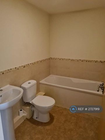 2 bedroom flat to rent - Photo 4