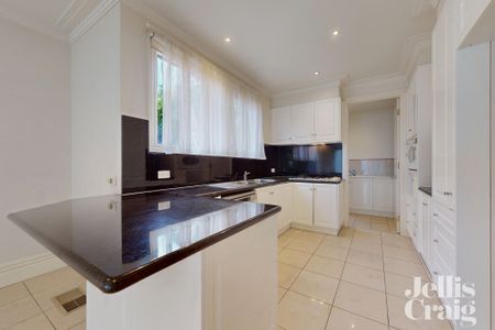 1/8 Mowbray Street, Hawthorn East VIC 3123 - House For Rent | Domain - Photo 5