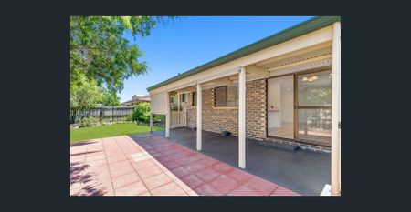 Prime Location! 2-Bedroom Home Minutes from North Burleigh Beach - Photo 2