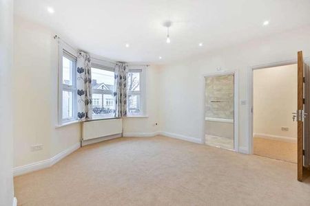 St Leonards Road, Mortlake, SW14 - Photo 2