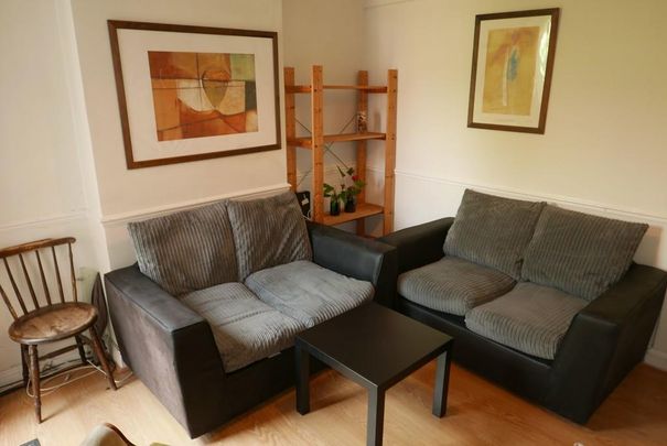 1 bedroom in a house share to rent - Photo 1