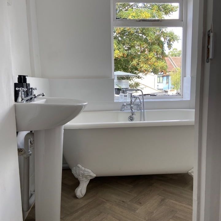 2 Bed Flat, Dunstable Road, LU1 - Photo 1