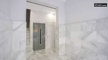 Interior room with independent key in 5-bedroom apartment, Extramurs - Foto 4